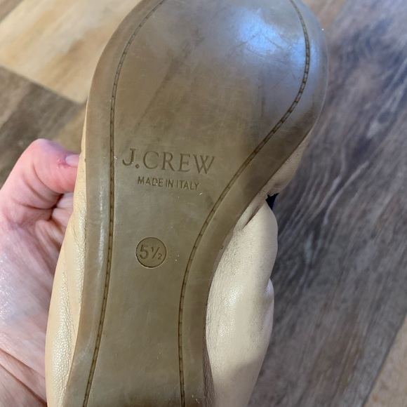 J. Crew cream flats with red and blue accents & elastic size 5.5 - Picture 3 of 9